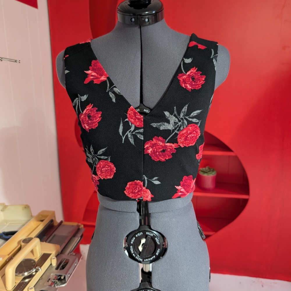 Dynamite Black and Red Fitted Crop Tank Top